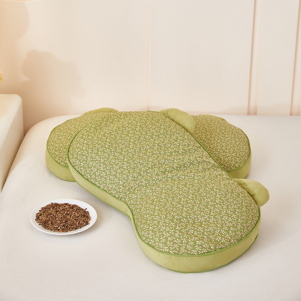 91家纺网 家纺一手货源 找家纺 梦叶草 2026新款全棉碎花猫耳荞麦枕 全棉碎花猫耳荞麦枕-绿色