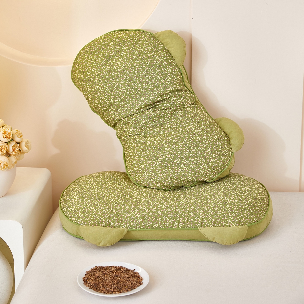 91家纺网 家纺一手货源 找家纺 梦叶草 2026新款全棉碎花猫耳荞麦枕 全棉碎花猫耳荞麦枕-绿色