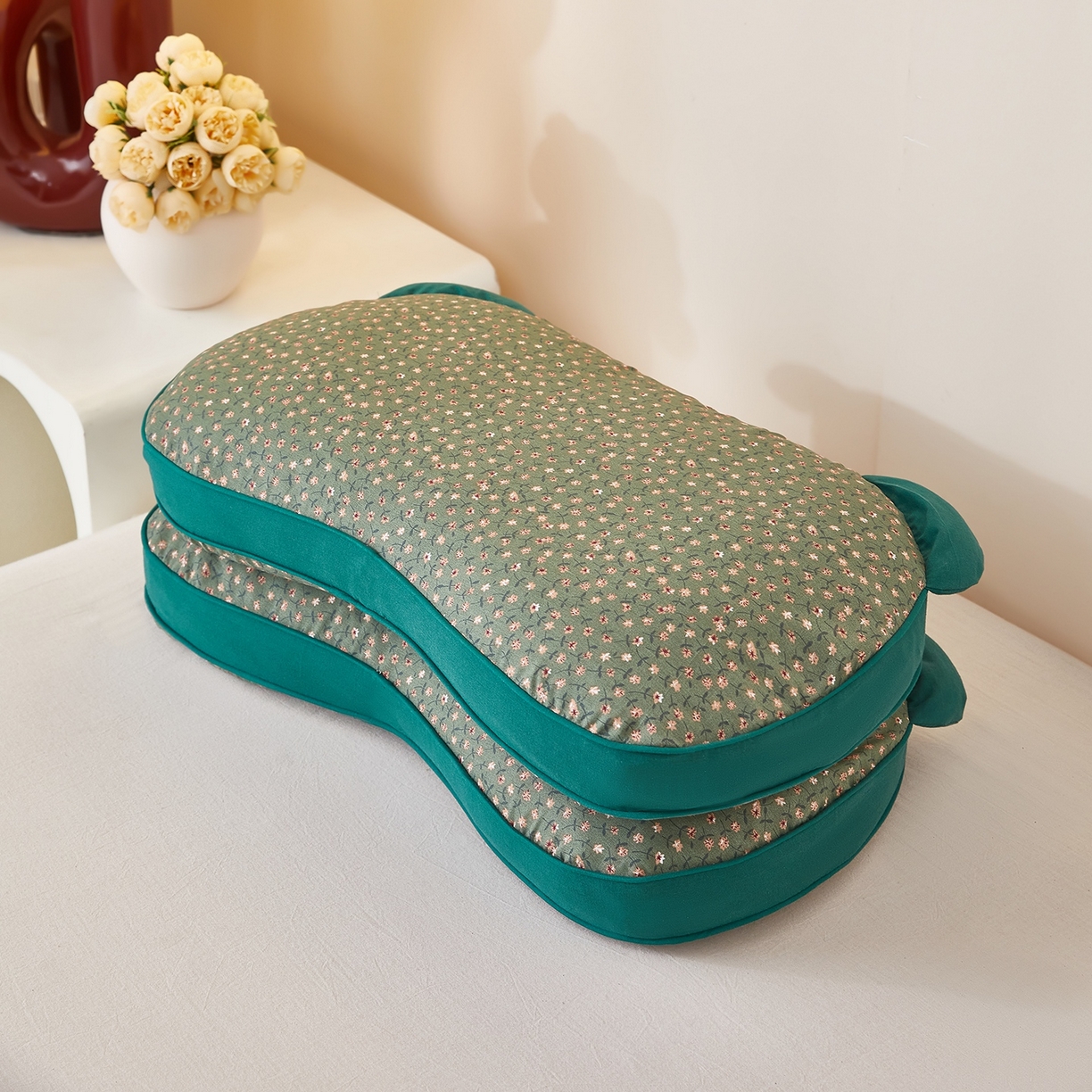 91家纺网 家纺一手货源 找家纺 梦叶草 2026新款全棉碎花猫耳荞麦枕 全棉碎花猫耳荞麦枕-深蓝