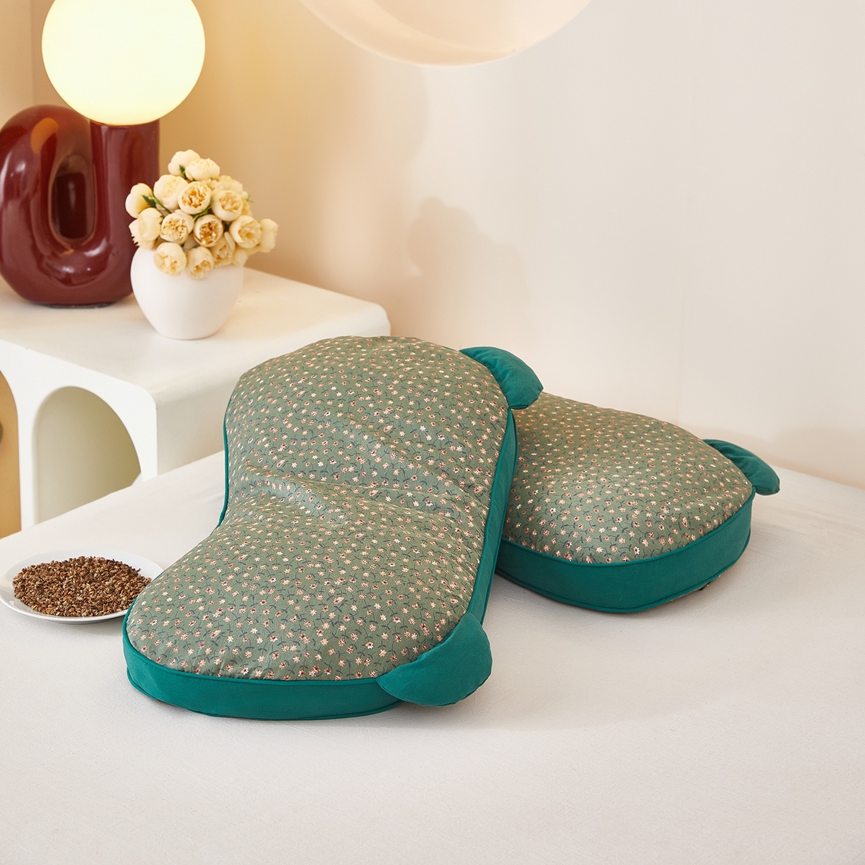 91家纺网 家纺一手货源 找家纺 梦叶草 2026新款全棉碎花猫耳荞麦枕 全棉碎花猫耳荞麦枕-深蓝