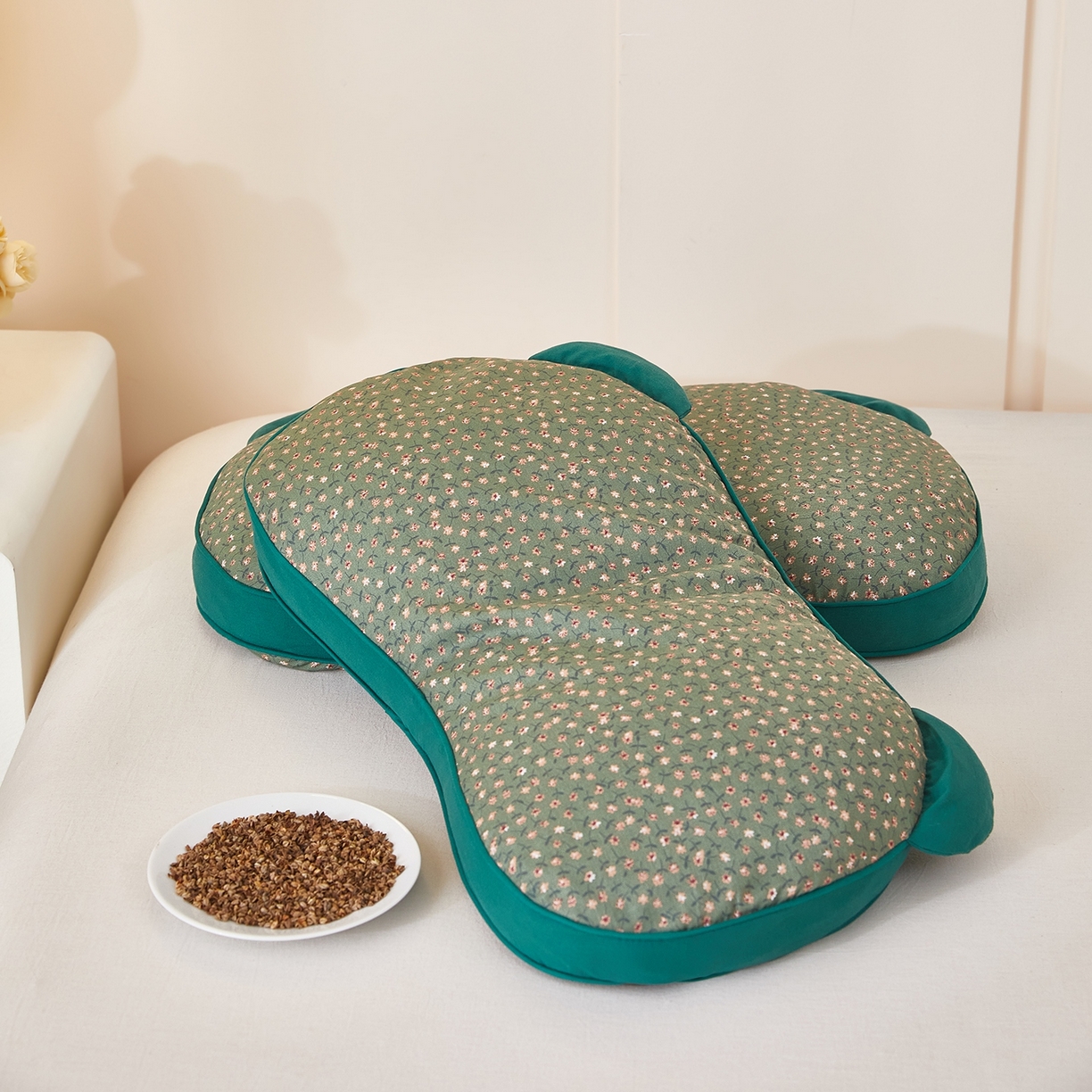 91家纺网 家纺一手货源 找家纺 梦叶草 2026新款全棉碎花猫耳荞麦枕 全棉碎花猫耳荞麦枕-深蓝