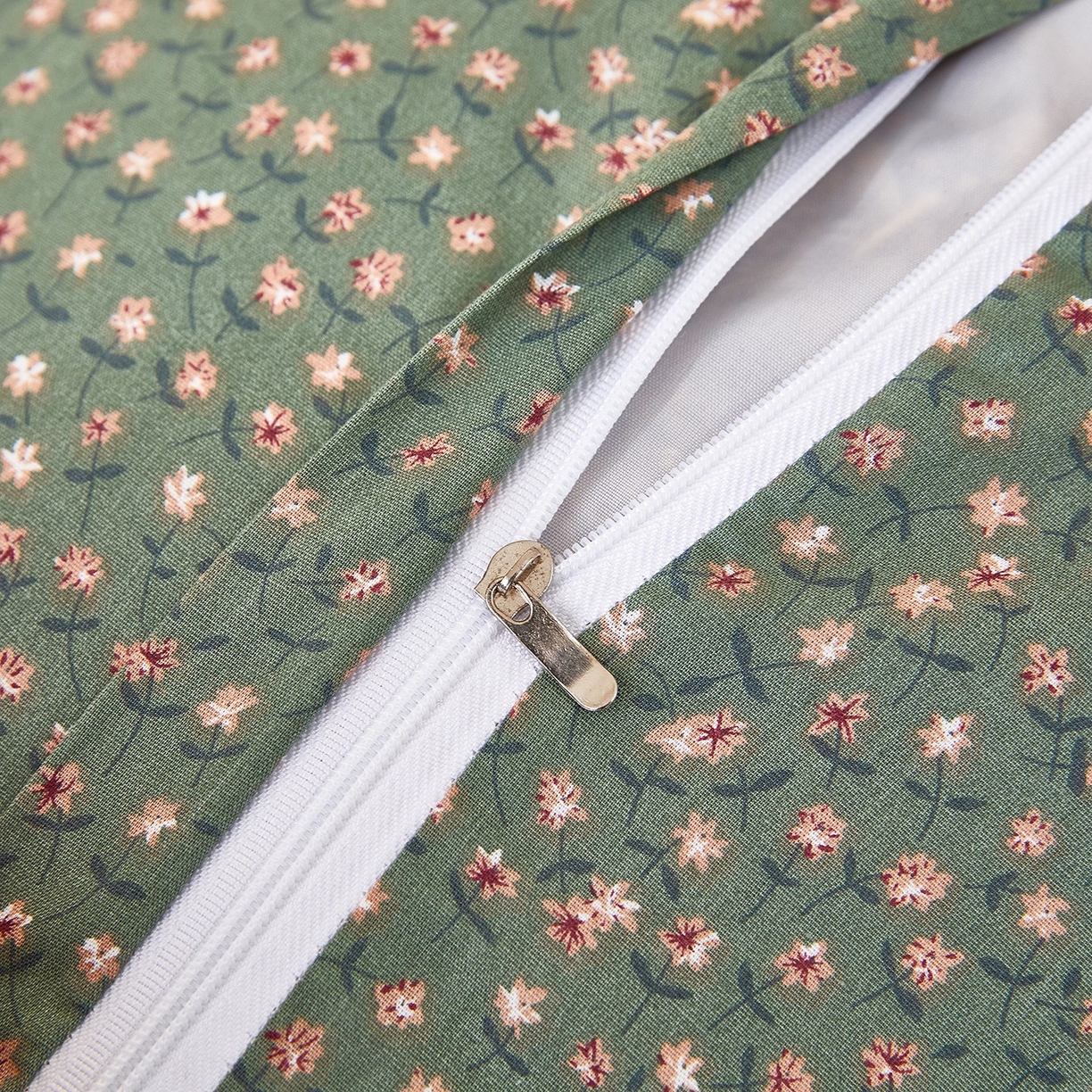 91家纺网 家纺一手货源 找家纺 梦叶草 2026新款全棉碎花猫耳荞麦枕 全棉碎花猫耳荞麦枕-深蓝