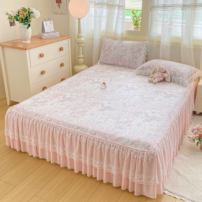 91家纺网 家纺一手货源 找家纺 伊人坊 2026新款A类550克凉感提花值过0.21冰豆豆家用凉席子三件套夏季-床裙款 繁花-粉