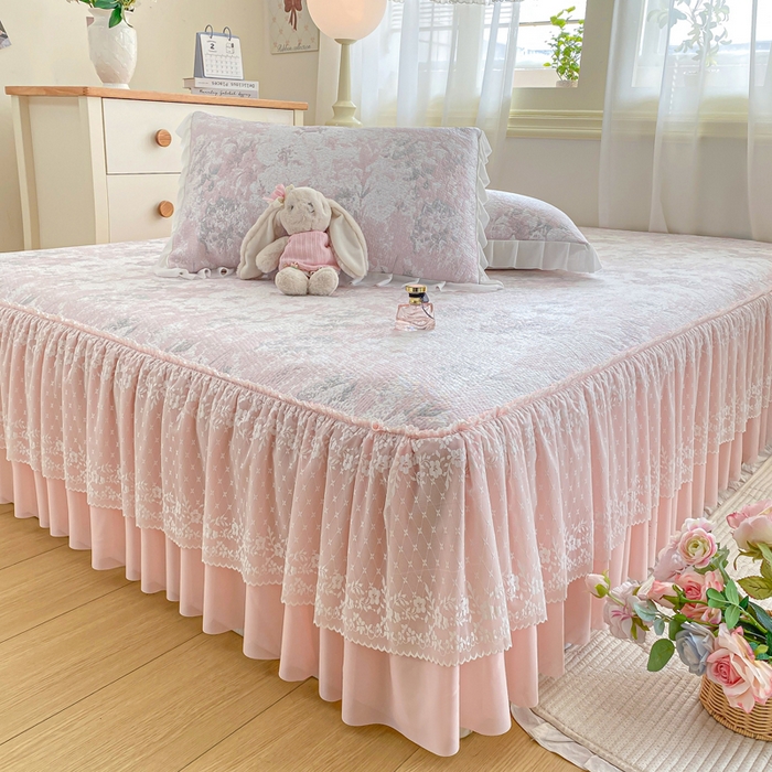 91家纺网 家纺一手货源 找家纺 伊人坊 2026新款A类550克凉感提花值过0.21冰豆豆家用凉席子三件套夏季-床裙款 繁花-粉