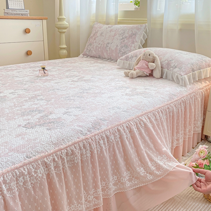 91家纺网 家纺一手货源 找家纺 伊人坊 2026新款A类550克凉感提花值过0.21冰豆豆家用凉席子三件套夏季-床裙款 繁花-粉