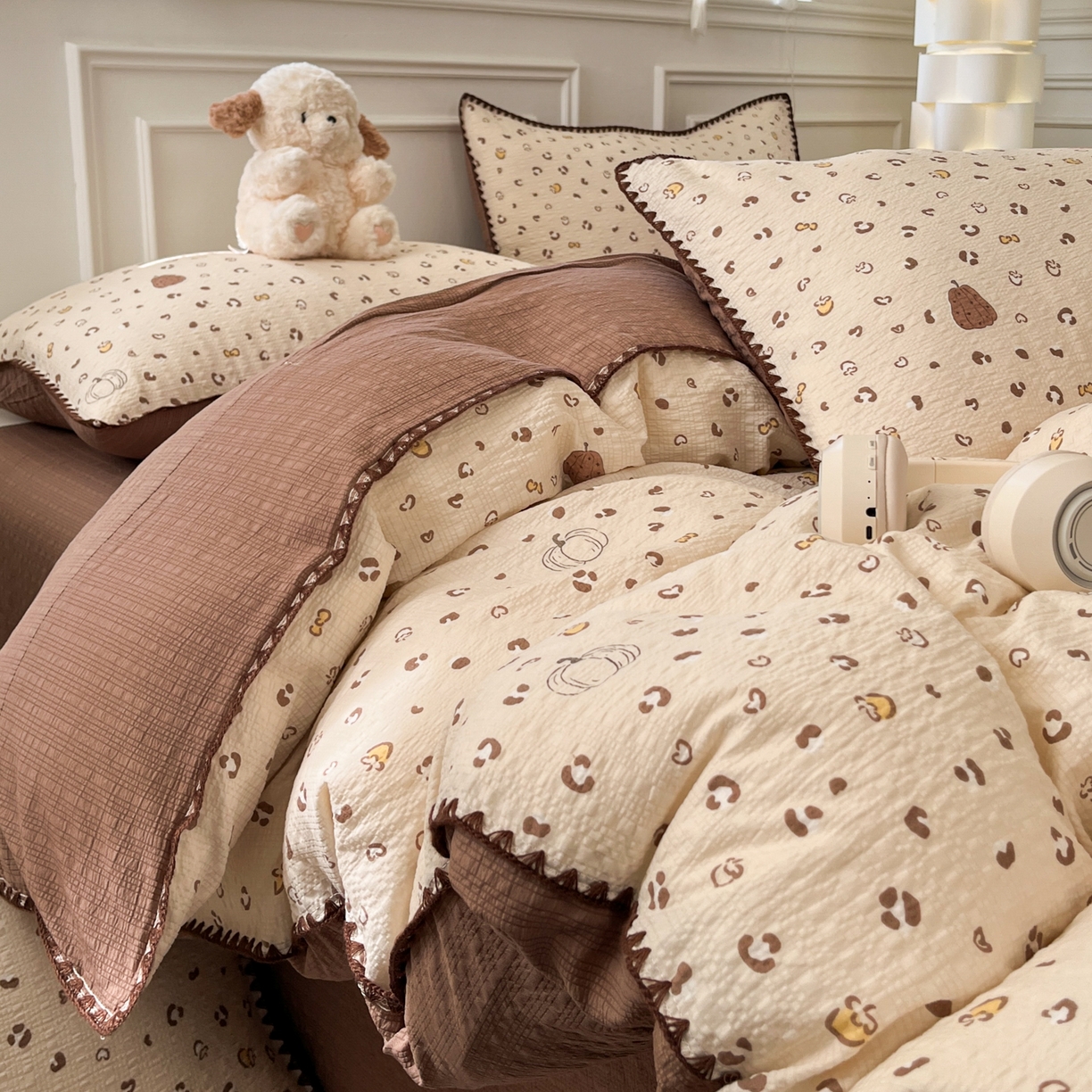 91家纺网 家纺一手货源 找家纺 慕澄家纺 2026新款小清新印花泡芙纱贝壳边四件套 栗栗南瓜派