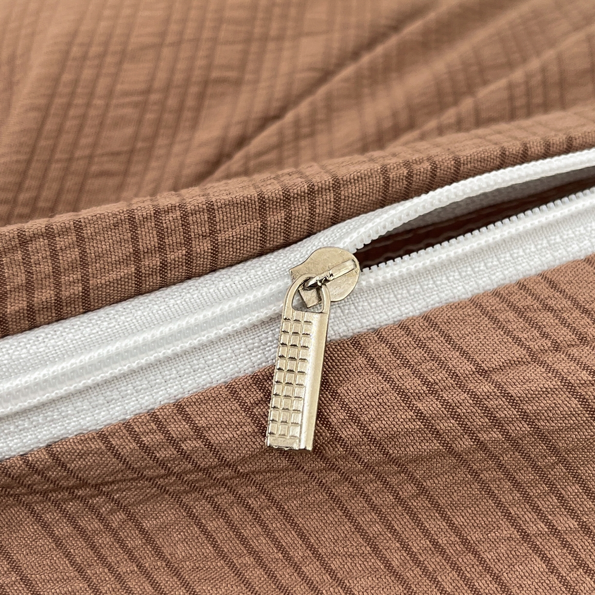 91家纺网 家纺一手货源 找家纺 慕澄家纺 2026新款小清新印花泡芙纱贝壳边四件套 栗栗南瓜派