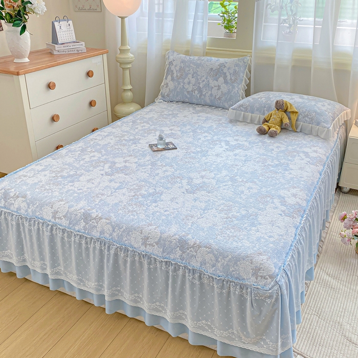 91家纺网 家纺一手货源 找家纺 伊人坊 2026新款A类550克凉感提花值过0.21冰豆豆家用凉席子三件套夏季-床裙款 繁花-蓝