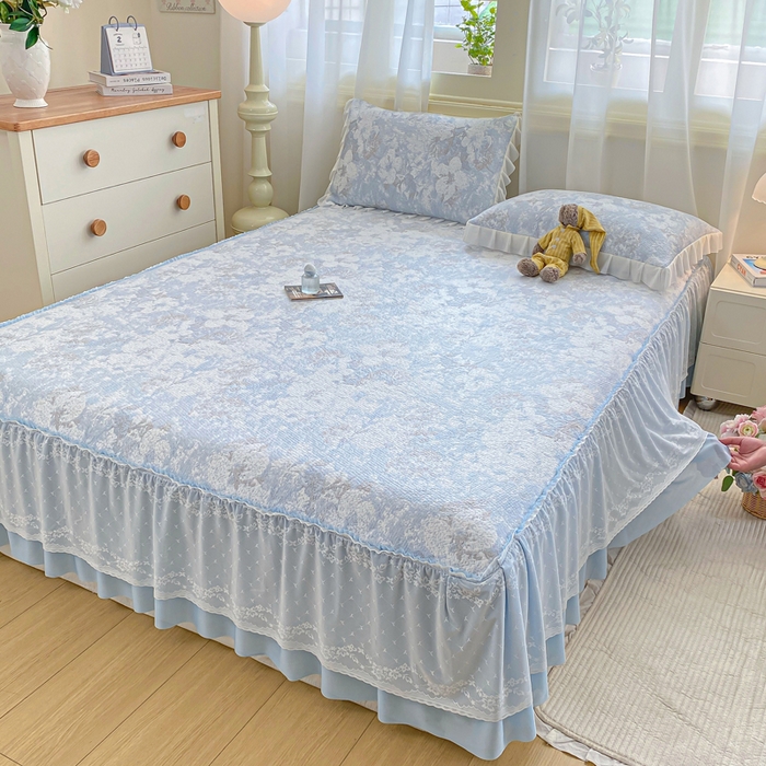 91家纺网 家纺一手货源 找家纺 伊人坊 2026新款A类550克凉感提花值过0.21冰豆豆家用凉席子三件套夏季-床裙款 繁花-蓝