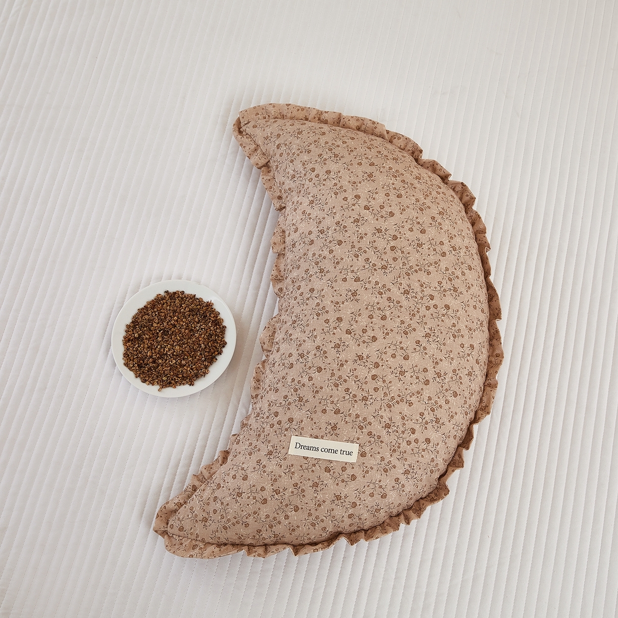 91家纺网 家纺一手货源 找家纺 （总）梦叶草 2026新款全棉碎花月牙花边荞麦枕