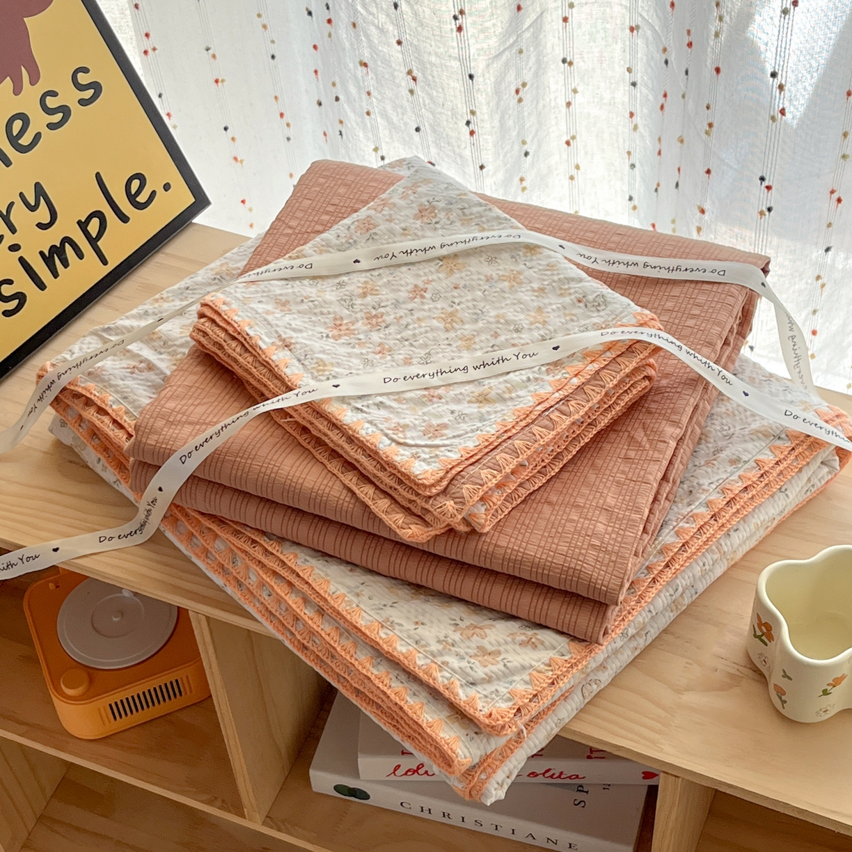 91家纺网 家纺一手货源 找家纺 慕澄家纺 2026新款小清新印花泡芙纱贝壳边四件套 奶橘小甜梦