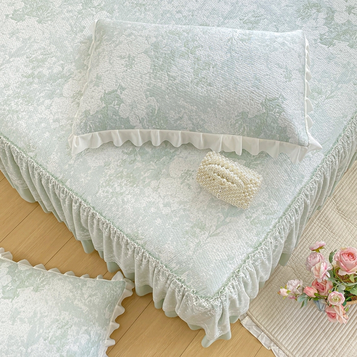 91家纺网 家纺一手货源 找家纺 伊人坊 2026新款A类550克凉感提花值过0.21冰豆豆家用凉席子三件套夏季-床裙款 繁花-绿