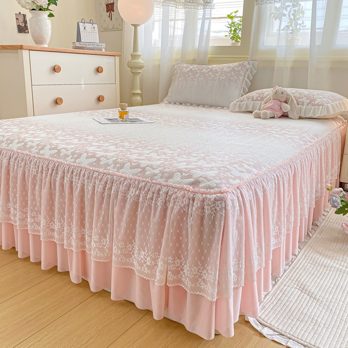 91家纺网 家纺一手货源 找家纺 伊人坊 2026新款A类550克凉感提花值过0.21冰豆豆家用凉席子三件套夏季-床裙款 花蝴蝶－粉