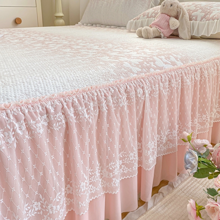 91家纺网 家纺一手货源 找家纺 伊人坊 2026新款A类550克凉感提花值过0.21冰豆豆家用凉席子三件套夏季-床裙款 花蝴蝶－粉