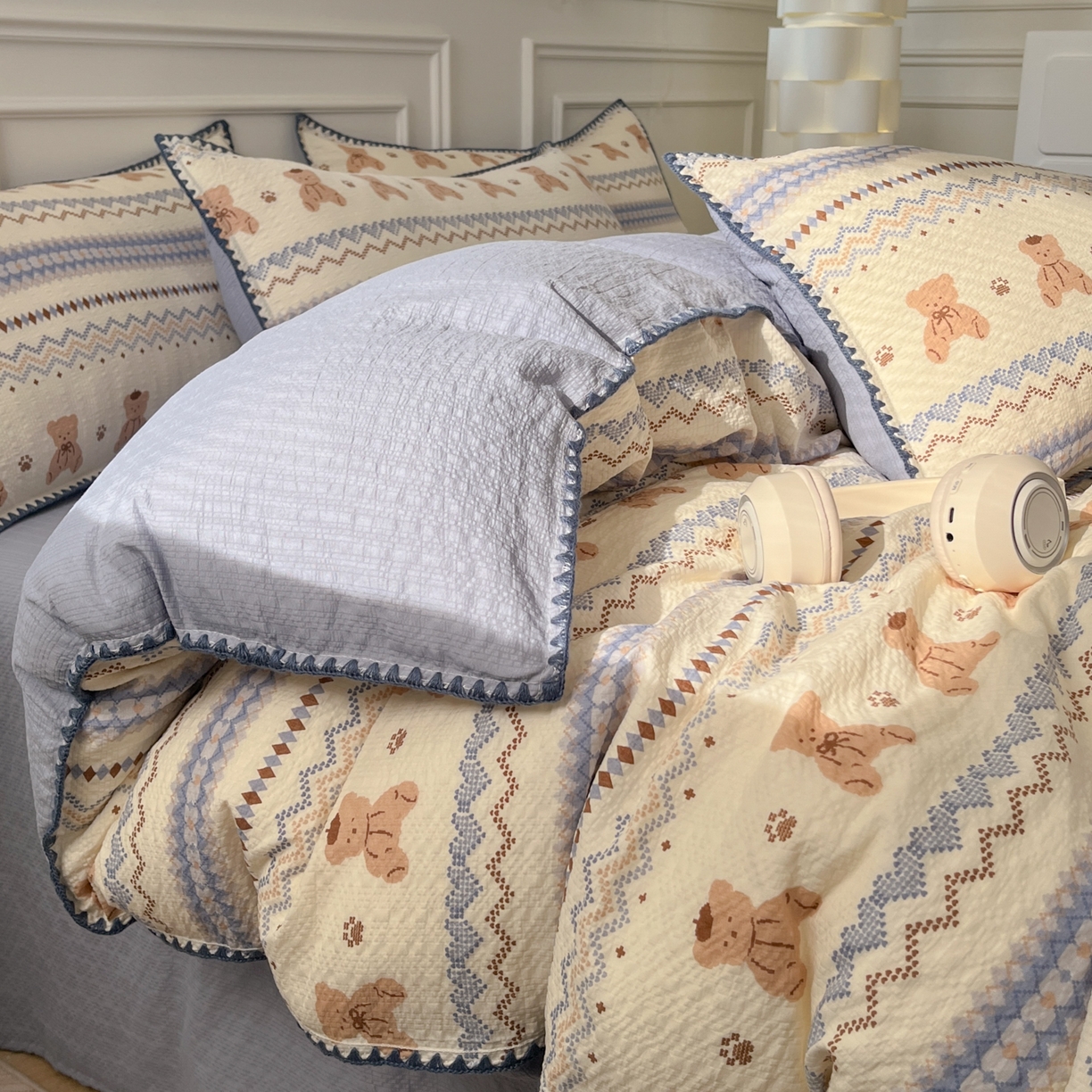 91家纺网 家纺一手货源 找家纺 慕澄家纺 2026新款小清新印花泡芙纱贝壳边四件套 奶蓝部落