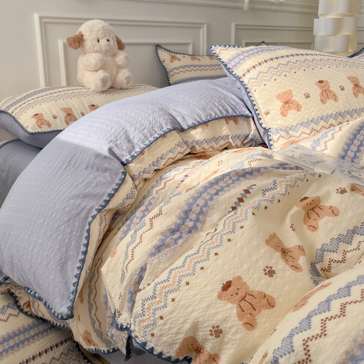 91家纺网 家纺一手货源 找家纺 慕澄家纺 2026新款小清新印花泡芙纱贝壳边四件套 奶蓝部落