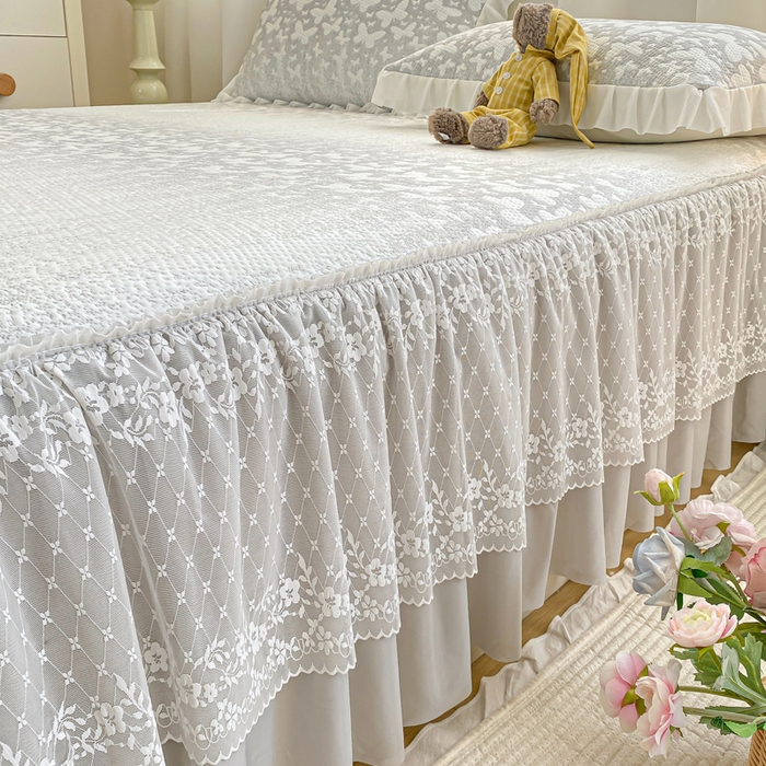 91家纺网 家纺一手货源 找家纺 伊人坊 2026新款A类550克凉感提花值过0.21冰豆豆家用凉席子三件套夏季-床裙款 花蝴蝶－灰