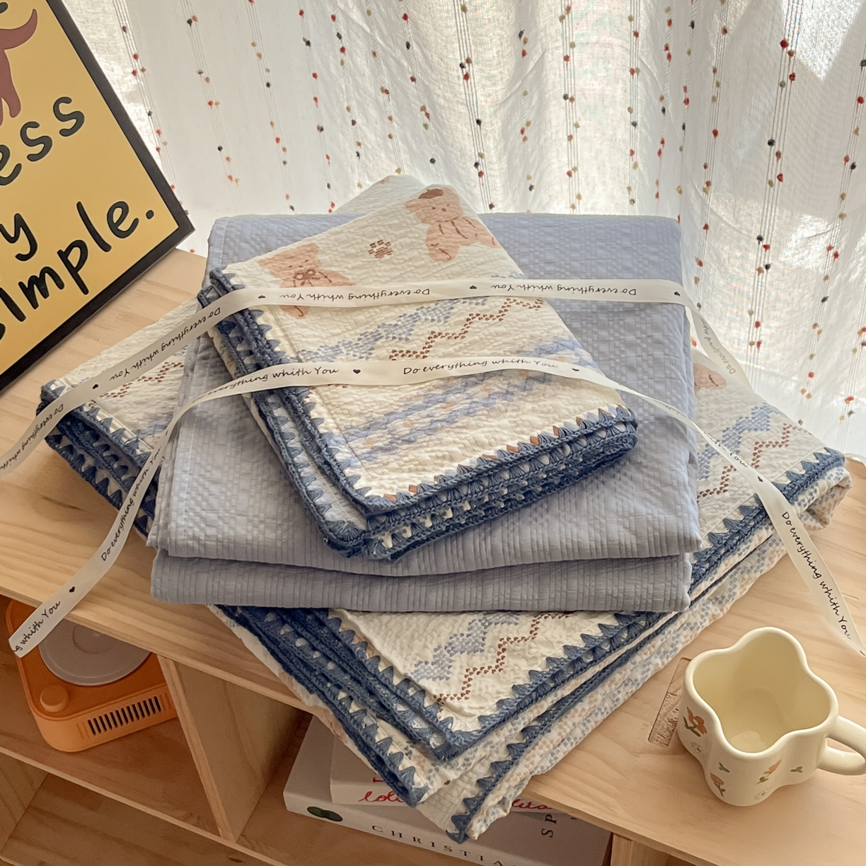 91家纺网 家纺一手货源 找家纺 慕澄家纺 2026新款小清新印花泡芙纱贝壳边四件套 奶蓝部落