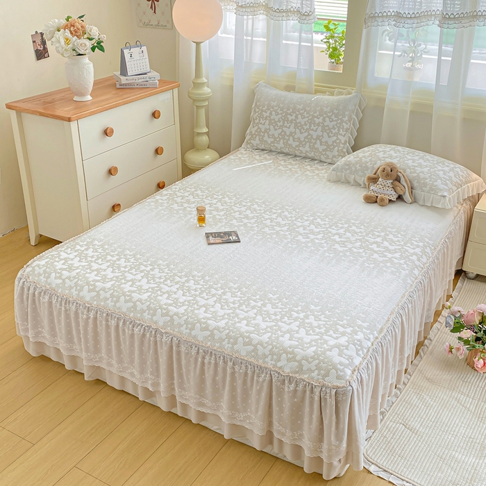 91家纺网 家纺一手货源 找家纺 伊人坊 2026新款A类550克凉感提花值过0.21冰豆豆家用凉席子三件套夏季-床裙款 花蝴蝶－咖