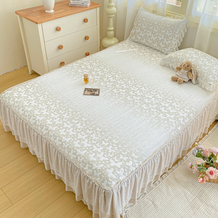 91家纺网 家纺一手货源 找家纺 伊人坊 2026新款A类550克凉感提花值过0.21冰豆豆家用凉席子三件套夏季-床裙款 花蝴蝶－咖