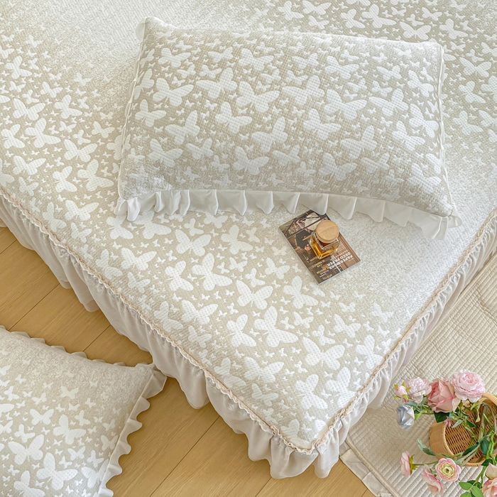 91家纺网 家纺一手货源 找家纺 伊人坊 2026新款A类550克凉感提花值过0.21冰豆豆家用凉席子三件套夏季-床裙款 花蝴蝶－咖