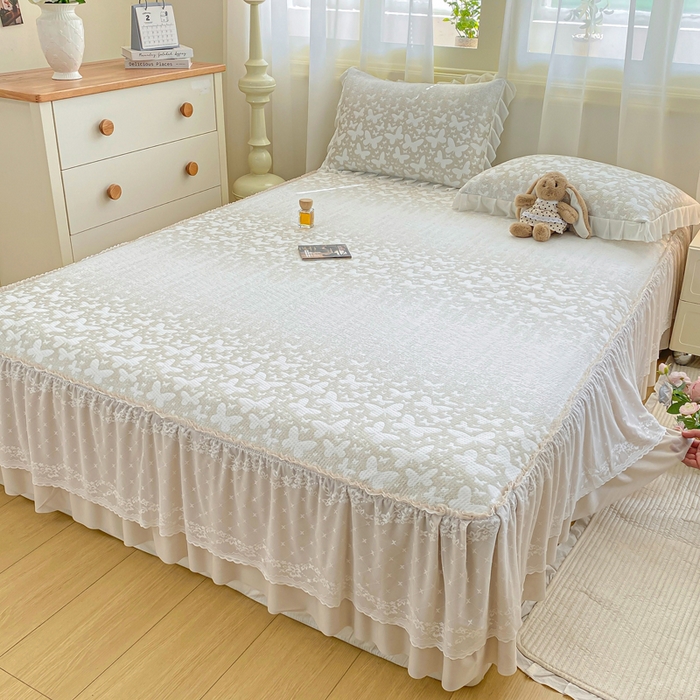 91家纺网 家纺一手货源 找家纺 伊人坊 2026新款A类550克凉感提花值过0.21冰豆豆家用凉席子三件套夏季-床裙款 花蝴蝶－咖