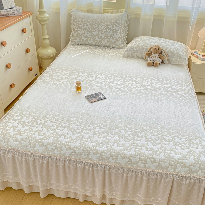 91家纺网 家纺一手货源 找家纺 伊人坊 2026新款A类550克凉感提花值过0.21冰豆豆家用凉席子三件套夏季-床裙款 花蝴蝶－咖