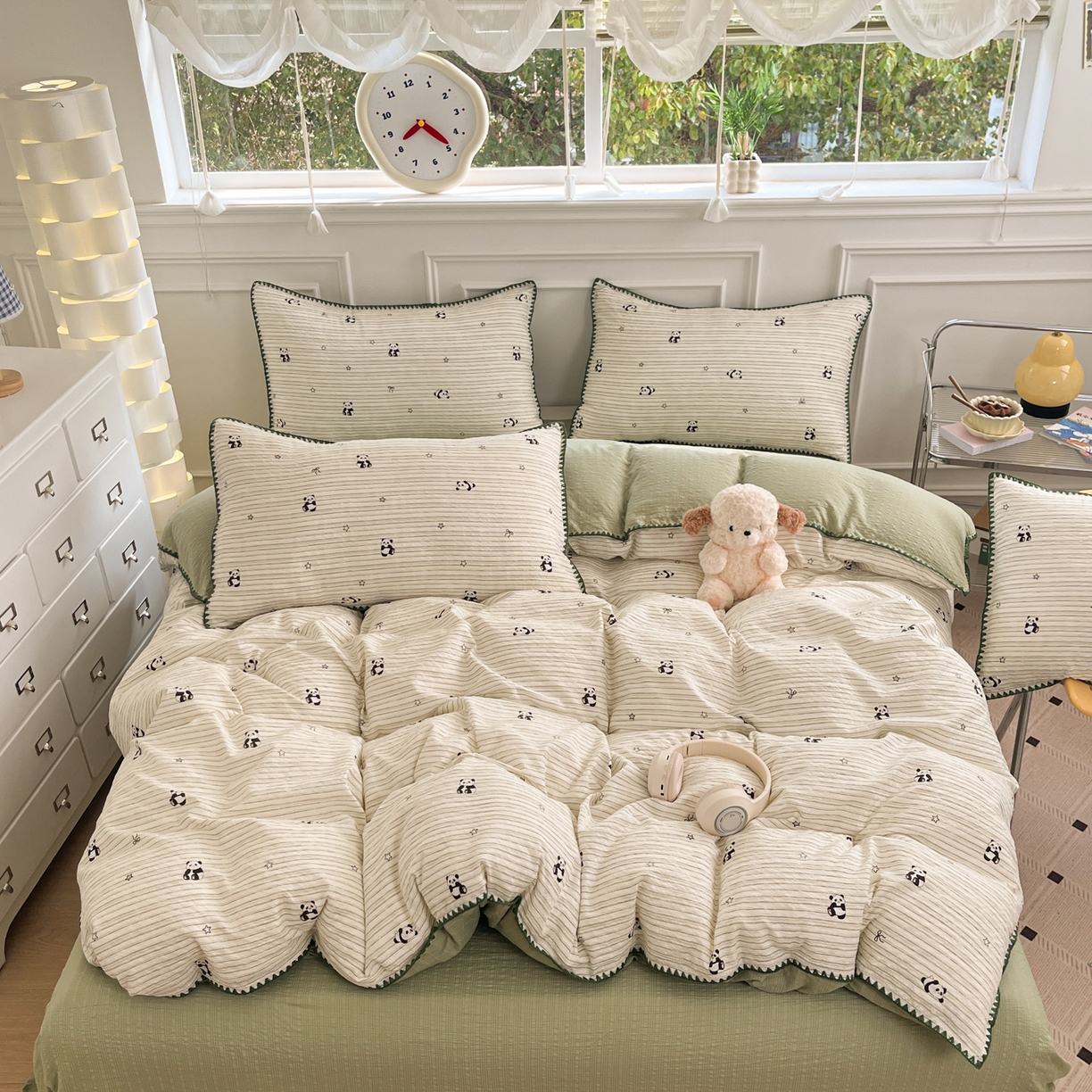 91家纺网 家纺一手货源 找家纺 慕澄家纺 2026新款小清新印花泡芙纱贝壳边四件套 青条熊猫梦