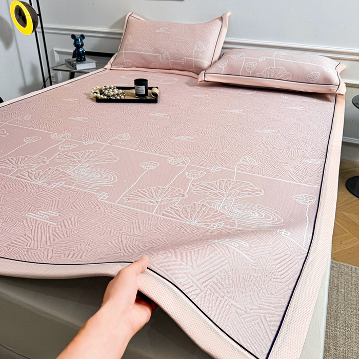 91家纺网 家纺一手货源 找家纺 绒艺席业 2026年新款立体浮雕工艺正宗凉感豆豆席凉席席子-平铺款 豆豆荷塘月色-粉色