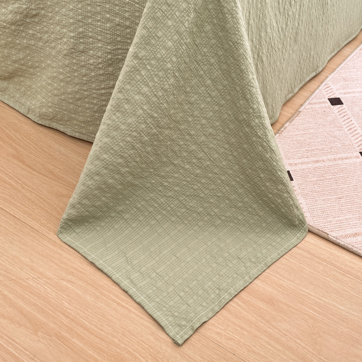 91家纺网 家纺一手货源 找家纺 慕澄家纺 2026新款小清新印花泡芙纱贝壳边四件套 青条熊猫梦