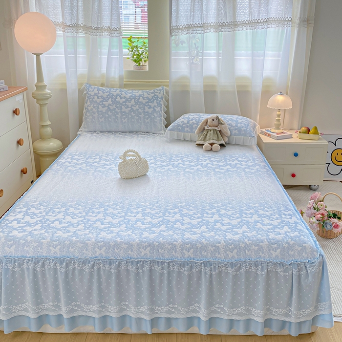 91家纺网 家纺一手货源 找家纺 伊人坊 2026新款A类550克凉感提花值过0.21冰豆豆家用凉席子三件套夏季-床裙款 花蝴蝶－蓝