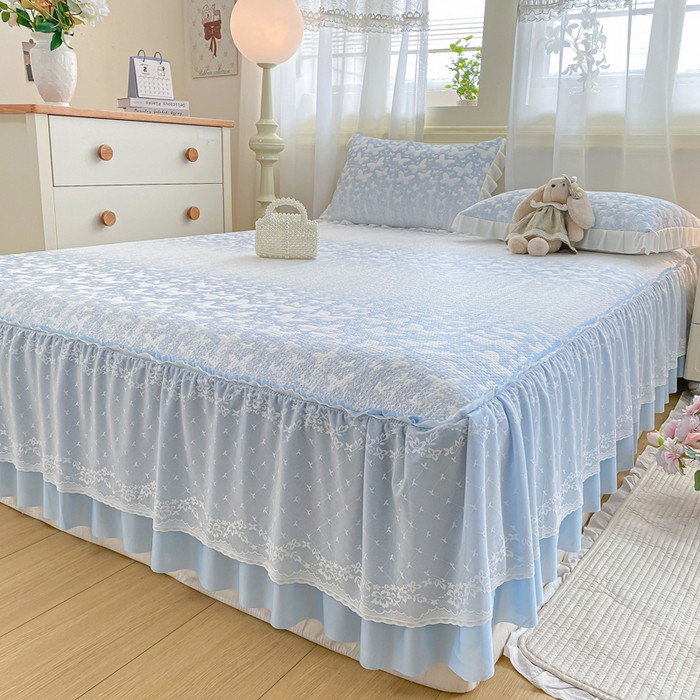 91家纺网 家纺一手货源 找家纺 伊人坊 2026新款A类550克凉感提花值过0.21冰豆豆家用凉席子三件套夏季-床裙款 花蝴蝶－蓝