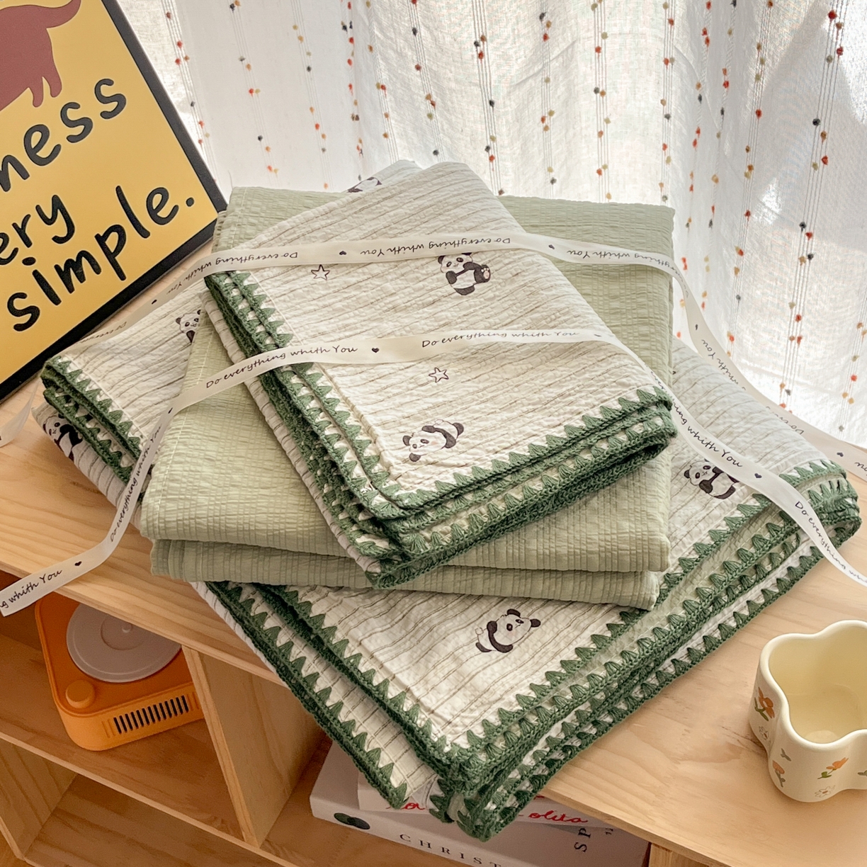 91家纺网 家纺一手货源 找家纺 慕澄家纺 2026新款小清新印花泡芙纱贝壳边四件套 青条熊猫梦