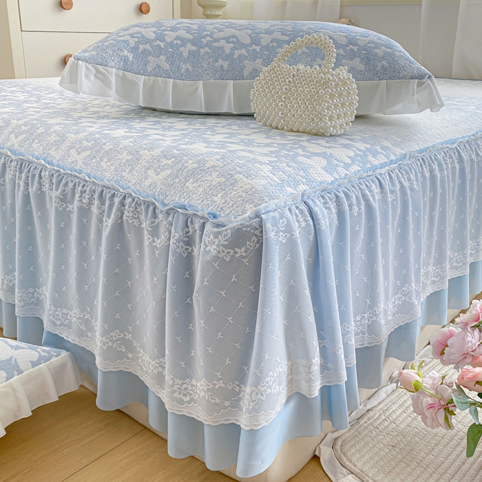 91家纺网 家纺一手货源 找家纺 伊人坊 2026新款A类550克凉感提花值过0.21冰豆豆家用凉席子三件套夏季-床裙款 花蝴蝶－蓝