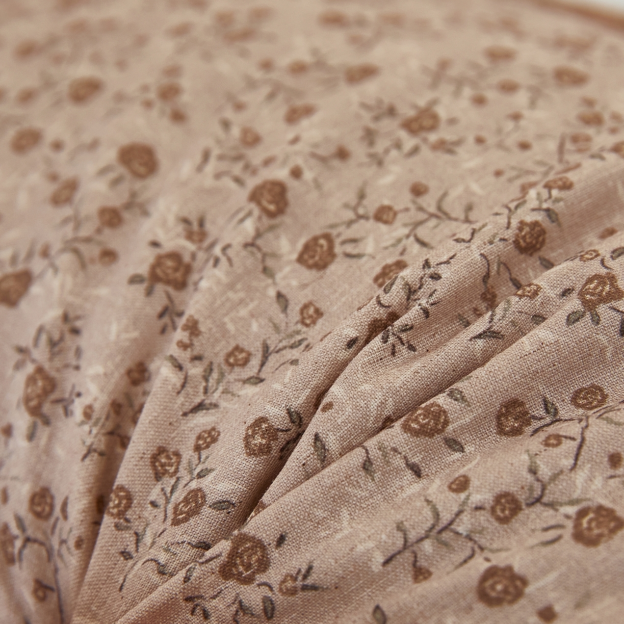 91家纺网 家纺一手货源 找家纺 梦叶草 2026新款全棉碎花月牙花边荞麦枕 全棉碎花月牙荞麦枕-碎花咖