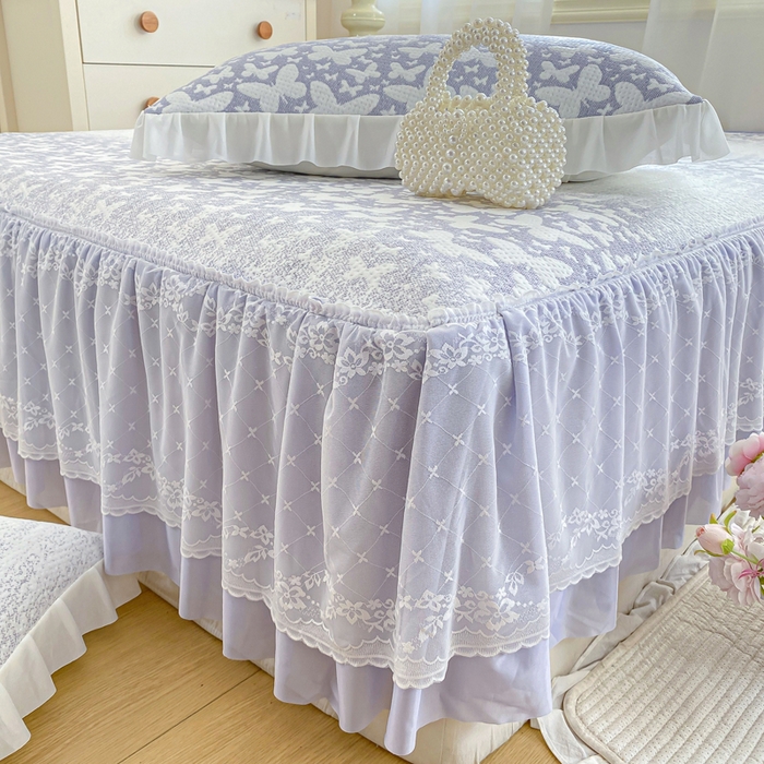 91家纺网 家纺一手货源 找家纺 伊人坊 2026新款A类550克凉感提花值过0.21冰豆豆家用凉席子三件套夏季-床裙款 花蝴蝶－蓝紫