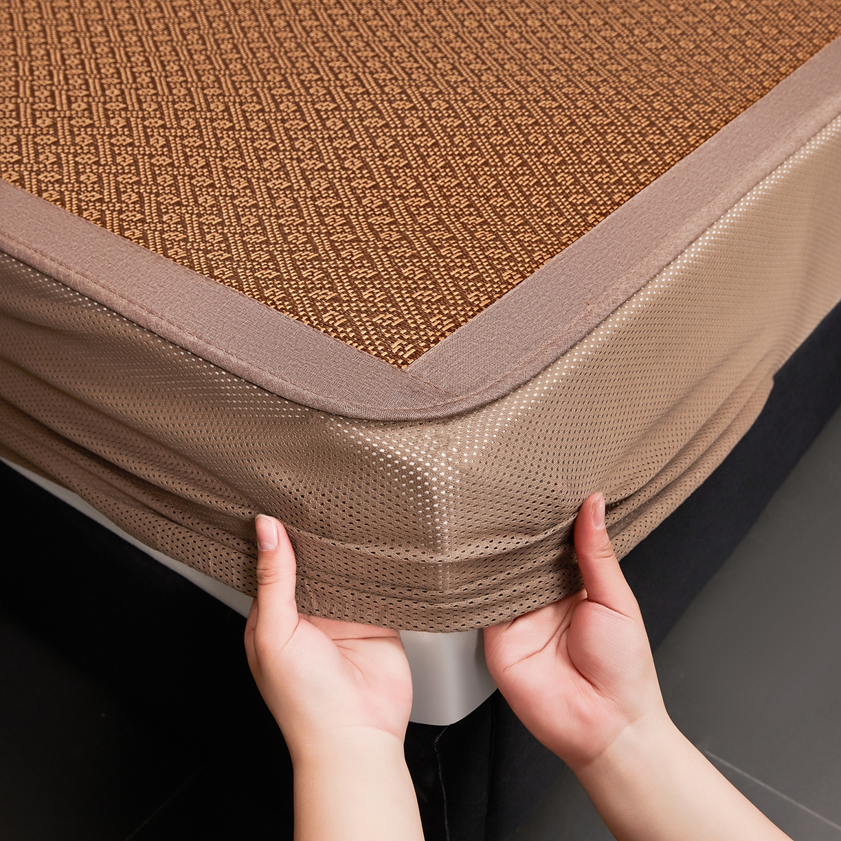 91家纺网 家纺一手货源 找家纺 绒艺席业 2026新款加密古香玉床笠款藤席凉席席子 藤格