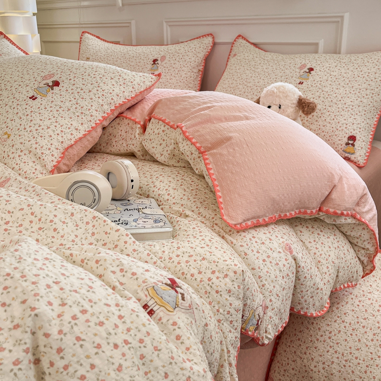 91家纺网 家纺一手货源 找家纺 慕澄家纺 2026新款小清新印花泡芙纱贝壳边四件套 少女花田