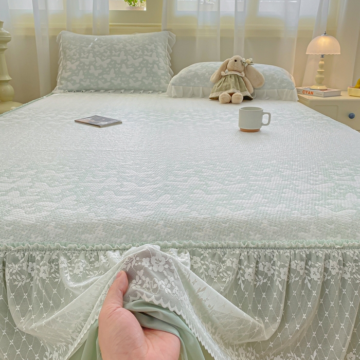 91家纺网 家纺一手货源 找家纺 伊人坊 2026新款A类550克凉感提花值过0.21冰豆豆家用凉席子三件套夏季-床裙款 花蝴蝶-绿