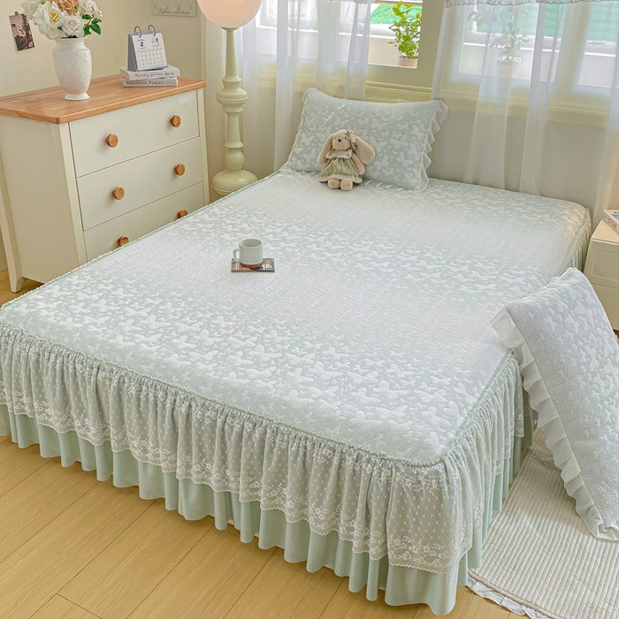 91家纺网 家纺一手货源 找家纺 伊人坊 2026新款A类550克凉感提花值过0.21冰豆豆家用凉席子三件套夏季-床裙款 花蝴蝶-绿