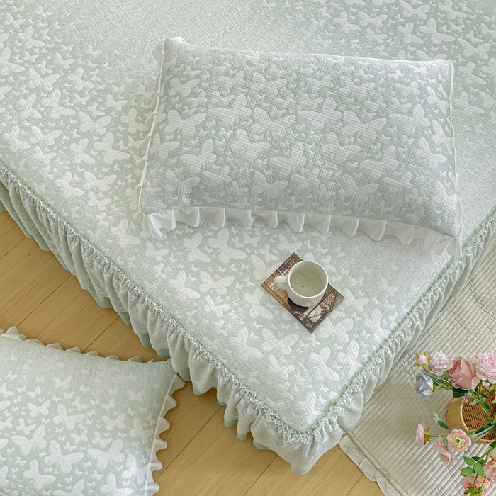 91家纺网 家纺一手货源 找家纺 伊人坊 2026新款A类550克凉感提花值过0.21冰豆豆家用凉席子三件套夏季-床裙款 花蝴蝶-绿