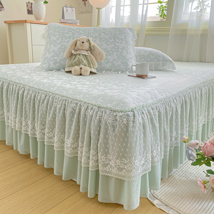 91家纺网 家纺一手货源 找家纺 伊人坊 2026新款A类550克凉感提花值过0.21冰豆豆家用凉席子三件套夏季-床裙款 花蝴蝶-绿