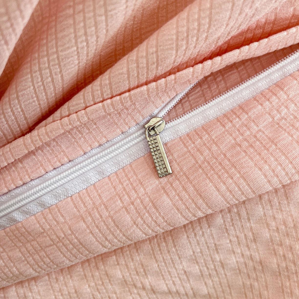 91家纺网 家纺一手货源 找家纺 慕澄家纺 2026新款小清新印花泡芙纱贝壳边四件套 少女花田