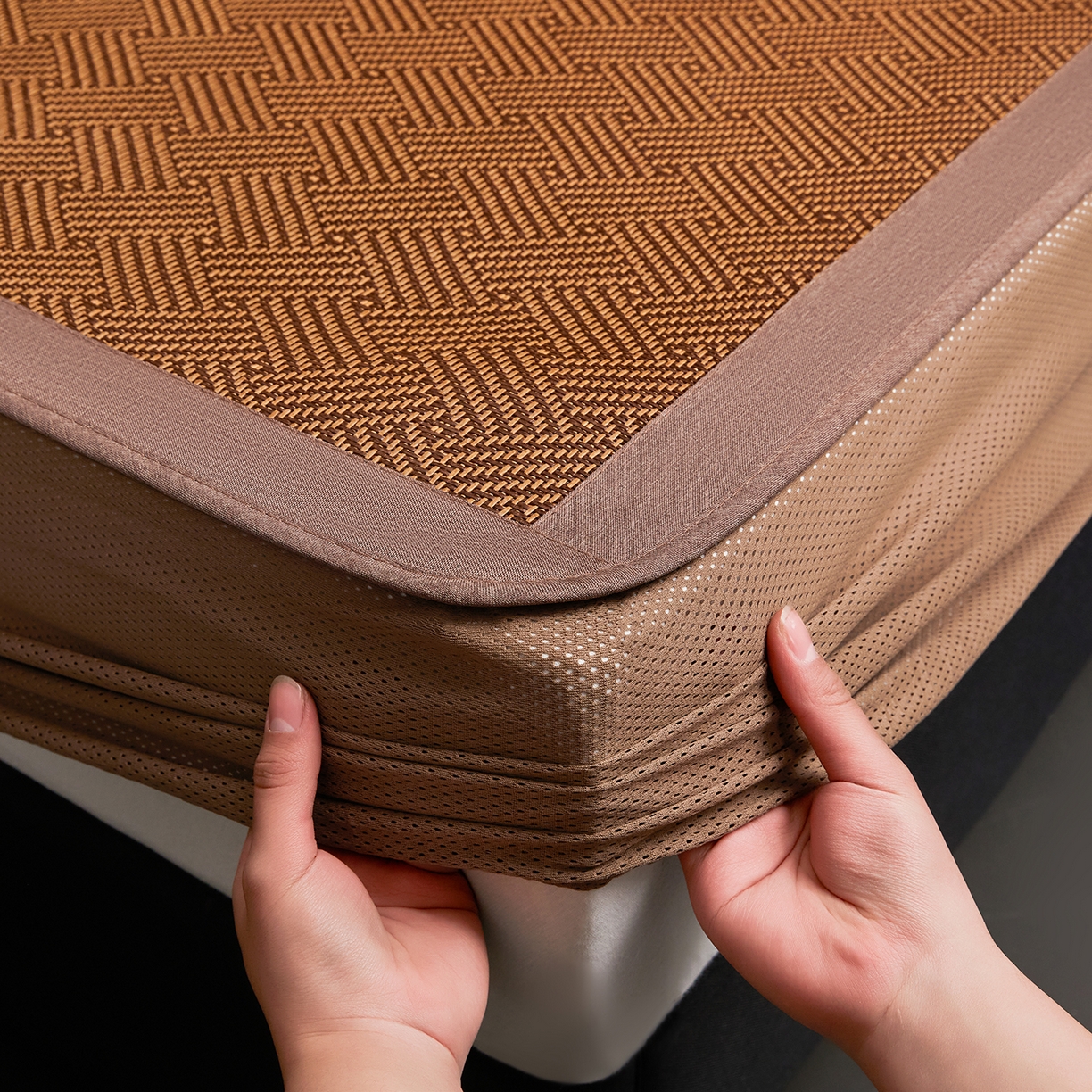 91家纺网 家纺一手货源 找家纺 绒艺席业 2026新款加密古香玉床笠款藤席凉席席子 藤韵