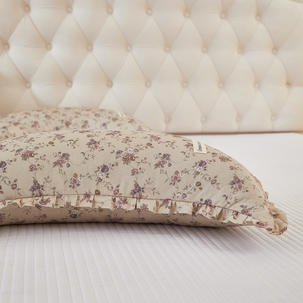 91家纺网 家纺一手货源 找家纺 梦叶草 2026新款全棉碎花月牙花边荞麦枕 全棉碎花月牙荞麦枕-碎花紫