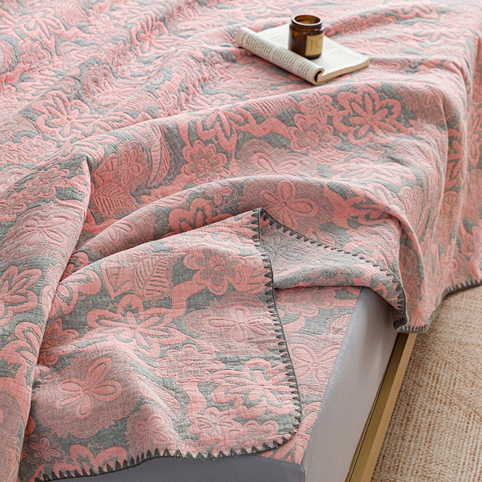 91家纺网 家纺一手货源 找家纺 悦然毛巾被 2026新款全棉三层纱A类多功能毛巾被休闲毯夏被床盖床单 花间小憩