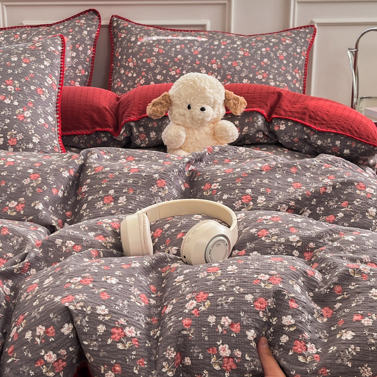 91家纺网 家纺一手货源 找家纺 慕澄家纺 2026新款小清新印花泡芙纱贝壳边四件套 午夜花园