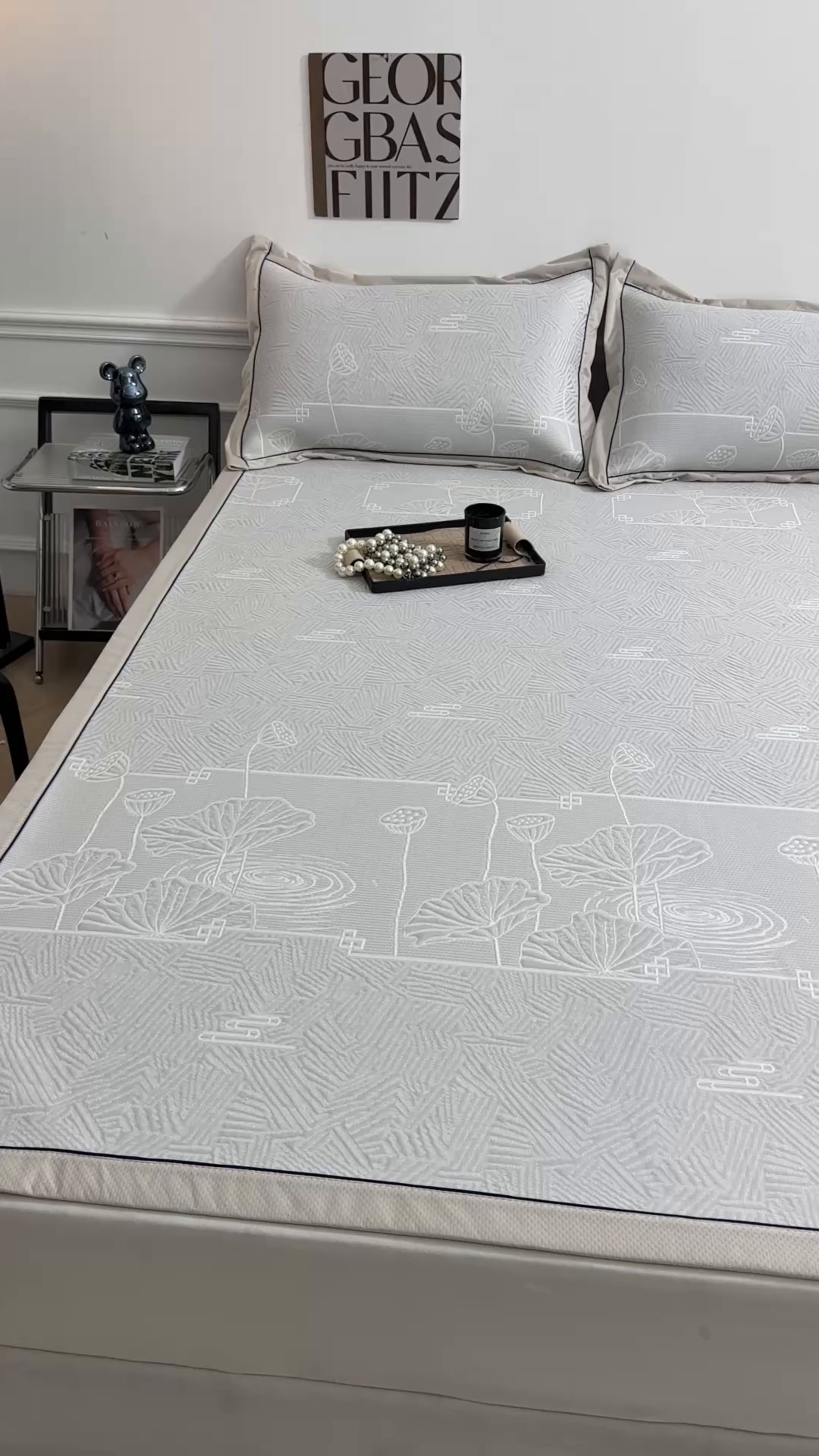 91家纺网 家纺一手货源 找家纺 绒艺席业 2026年新款立体浮雕工艺正宗凉感豆豆席凉席席子-平铺款 豆豆荷塘月色-浅灰色