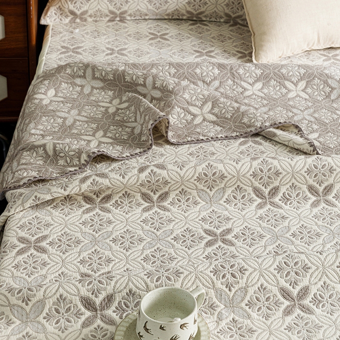 91家纺网 家纺一手货源 找家纺 悦然毛巾被 2026新款全棉三层纱A类多功能毛巾被休闲毯夏被床盖床单 几何序章