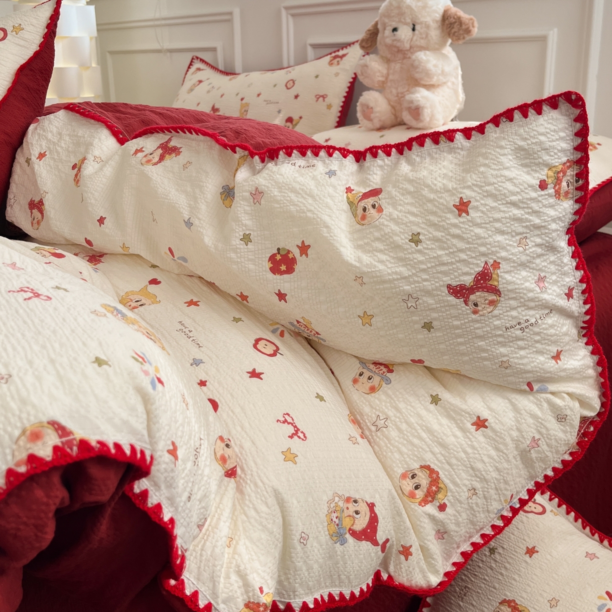 91家纺网 家纺一手货源 找家纺 慕澄家纺 2026新款小清新印花泡芙纱贝壳边四件套 星落小红帽